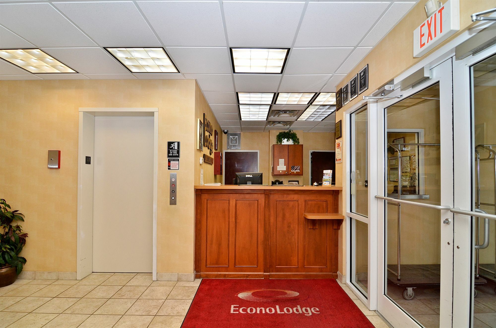 Econo Lodge Valdosta Exterior photo